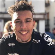 Profesor de inglés con un nivel B2 certificado por Cambridge, 2 años de experiencia enseñando a alumnos de primaria y secundaria